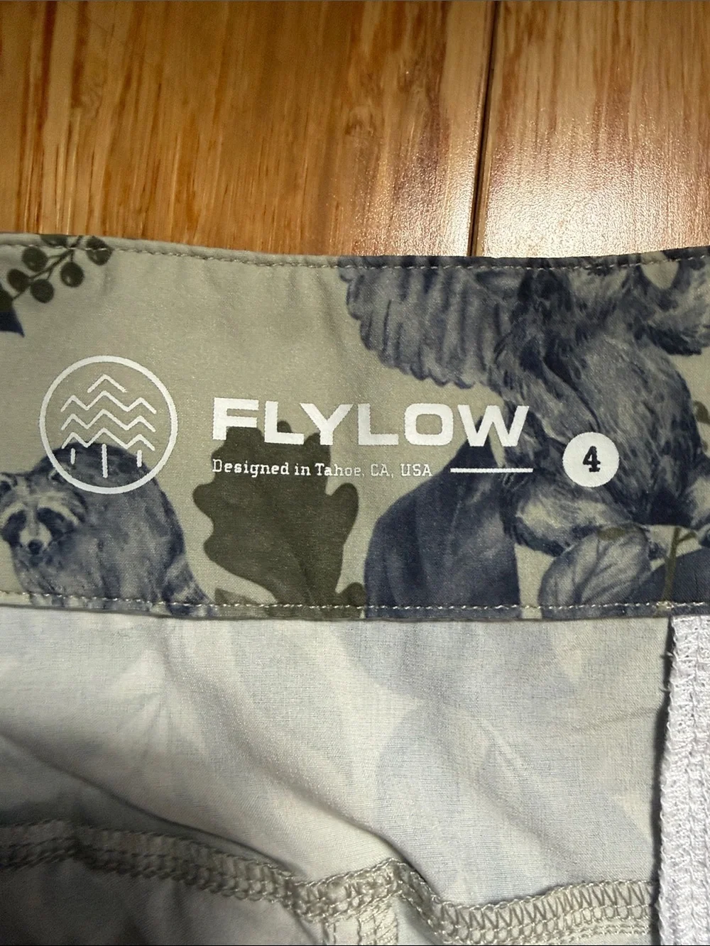 Flylow women’s shorts sz 4